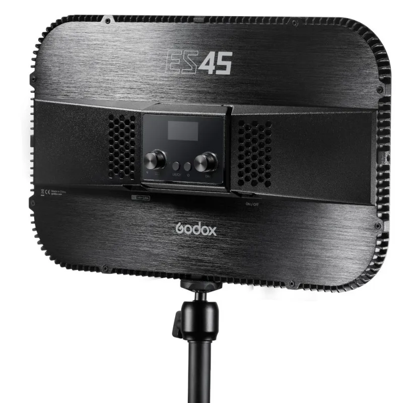 Spielerlebnis verbessern: Mein Streaming-Setup enthüllt 35 Rückseite des Godox ES45 Streaming Lichts