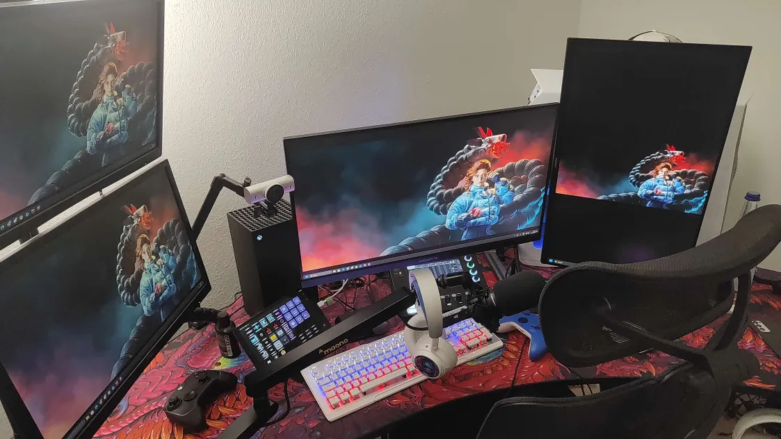 Friends of Flow (FoF) #02 - xDikei: „Behind the Mask, Beyond the Game.“ - exklusives Interview 5 Gaming Desk von Twitch Streamer xdikei